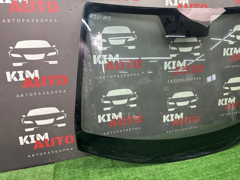 Стекло лобовое с обогревом Kia Rio 4 2018
