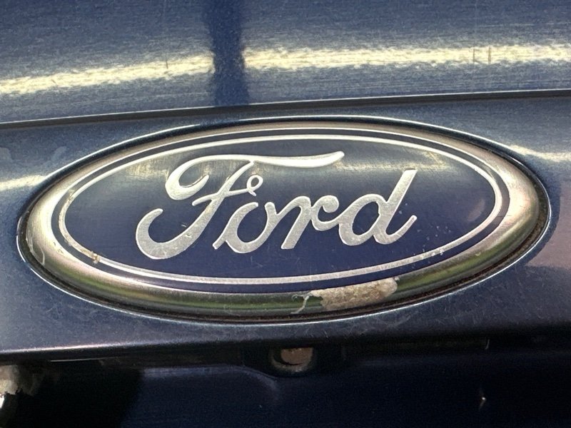 Крышка багажника Ford Mondeo 3