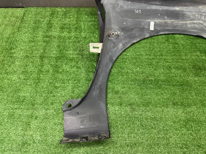 Крыло Peugeot 307