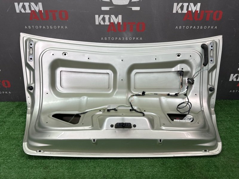 Крышка багажника Peugeot 407