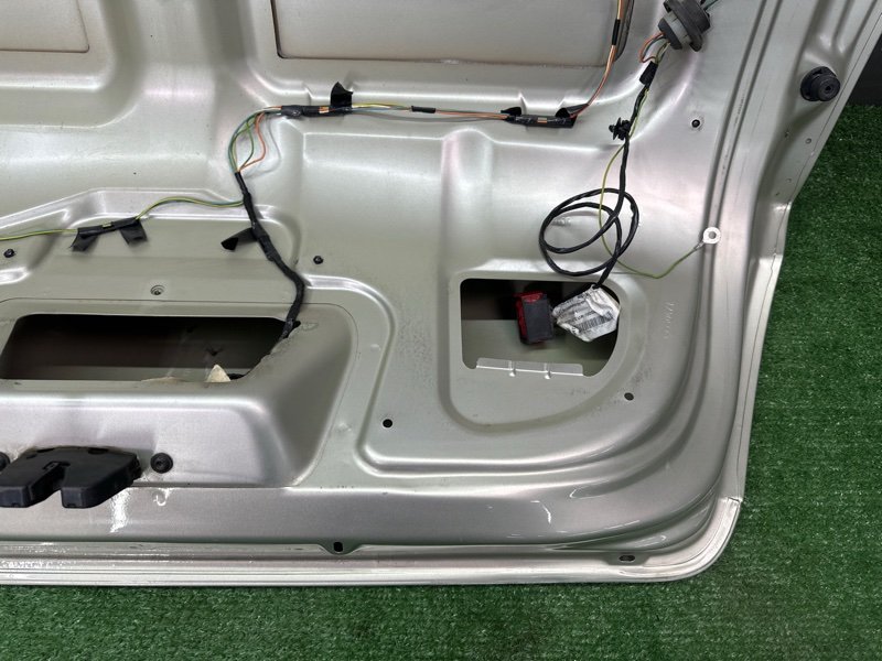 Крышка багажника Peugeot 407