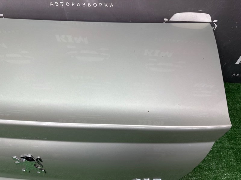 Крышка багажника Peugeot 407