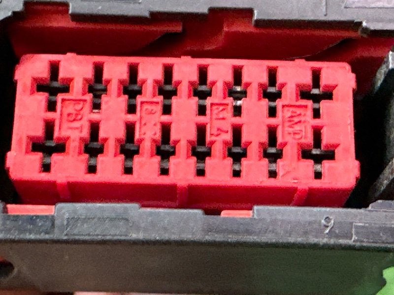 Крышка багажника Peugeot 407