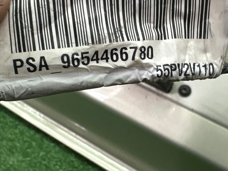 Крышка багажника Peugeot 407