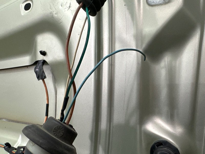 Крышка багажника Peugeot 407