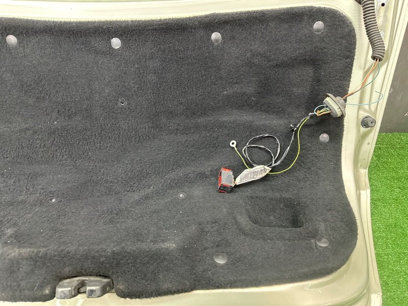 Крышка багажника Peugeot 407