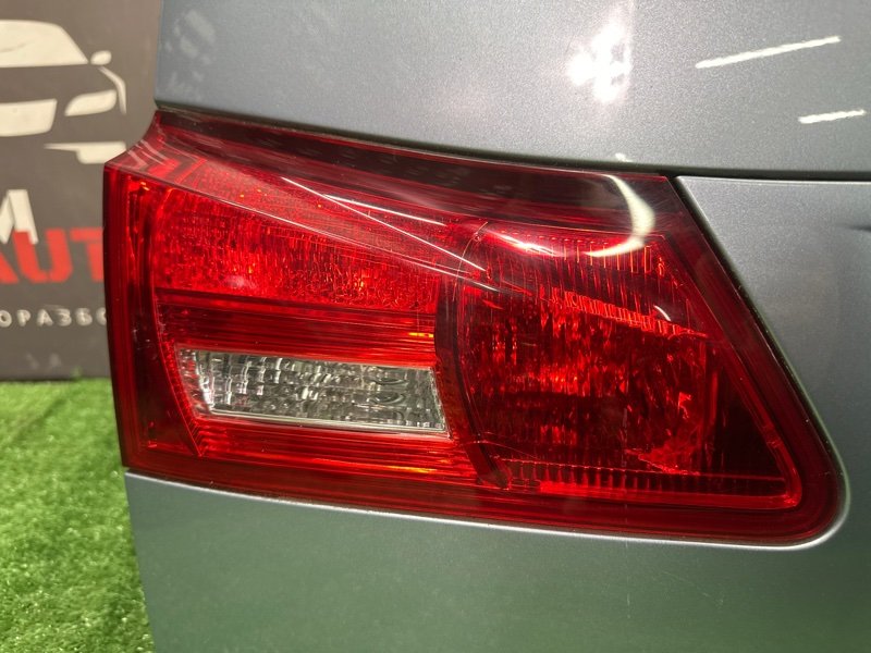 Крышка багажника Lexus IS220D 2007