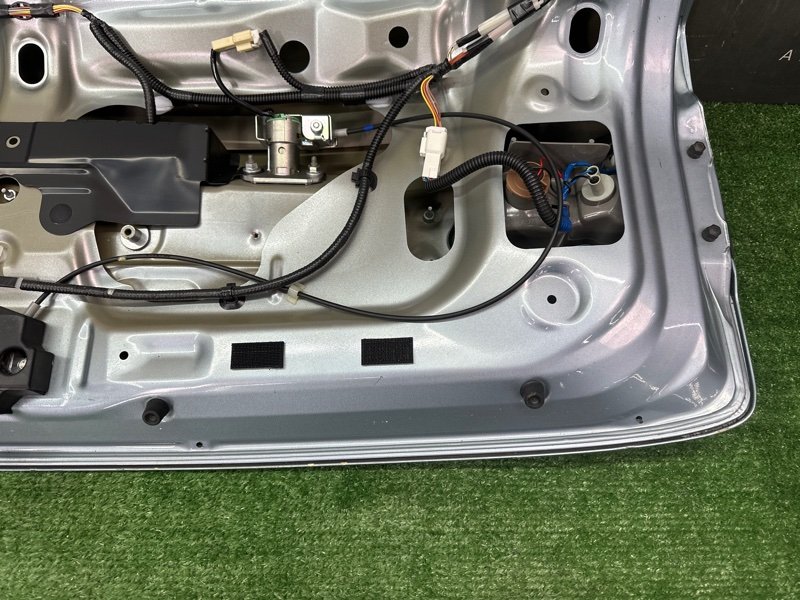 Крышка багажника Lexus IS220D 2007