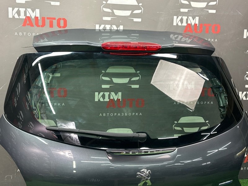 Крышка багажника Peugeot 208