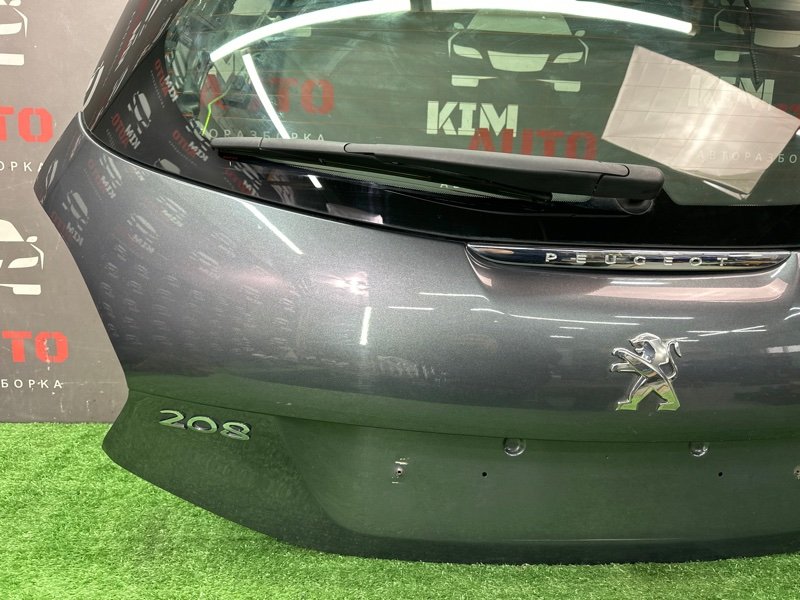Крышка багажника Peugeot 208