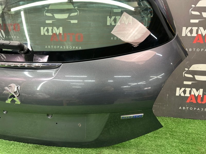 Крышка багажника Peugeot 208