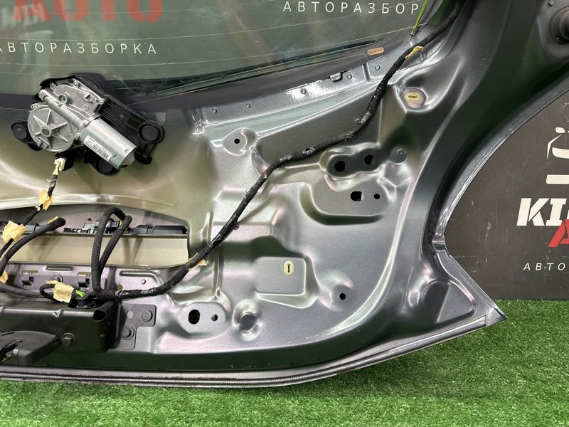 Крышка багажника Peugeot 208