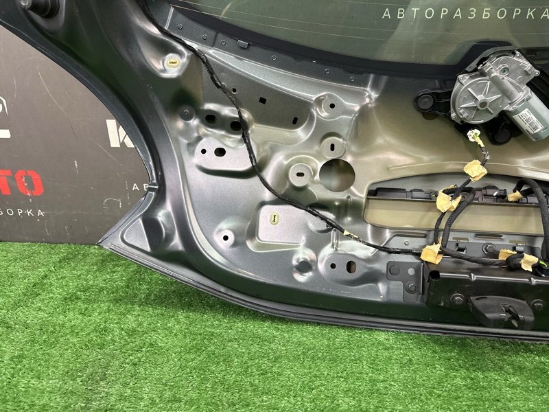 Крышка багажника Peugeot 208