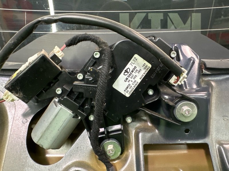 Крышка багажника Opel Antara