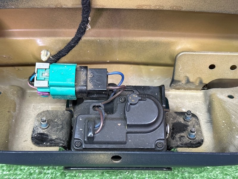 Крышка багажника Opel Antara