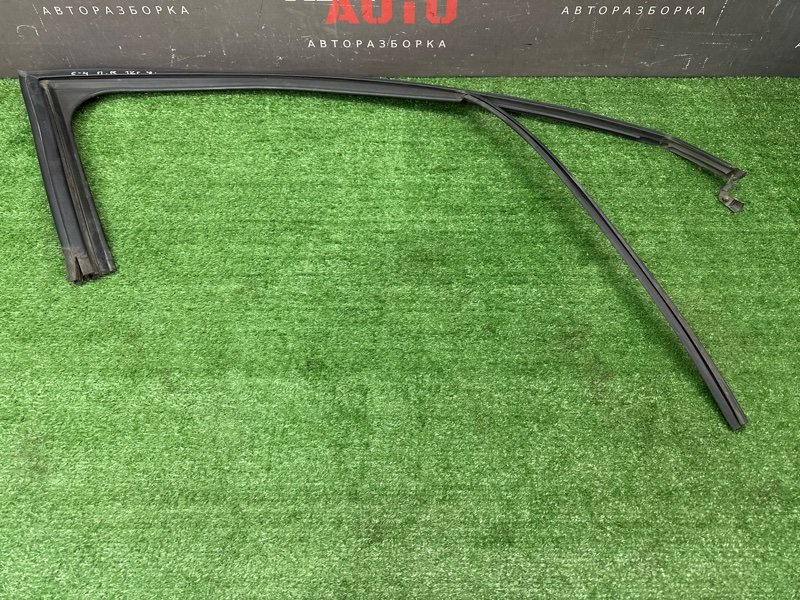 Уплотнитель стекла направляющий Citroen C 4