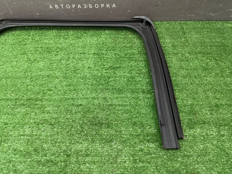 Уплотнитель стекла направляющий Citroen C 4