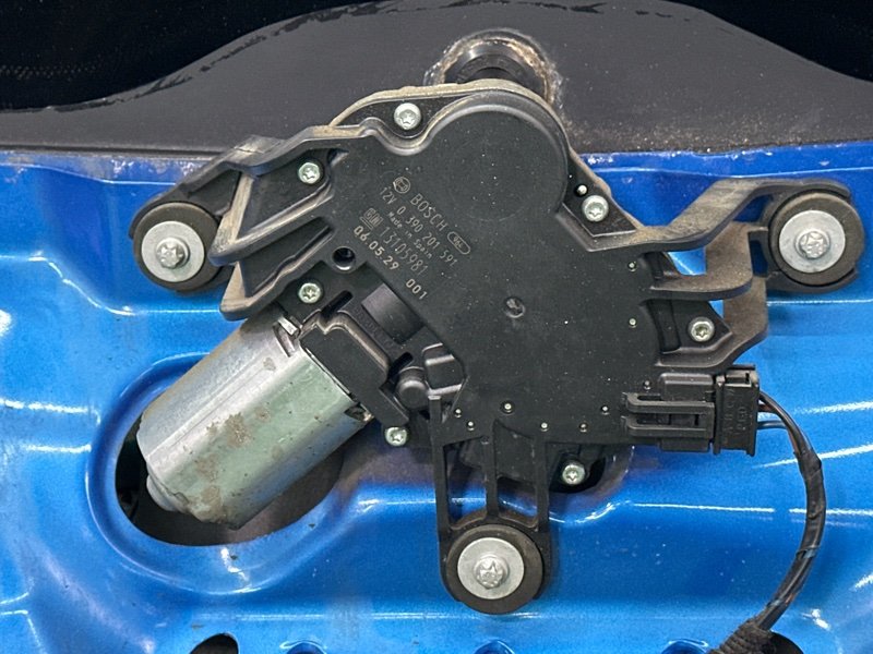 Крышка багажника Opel Astra H