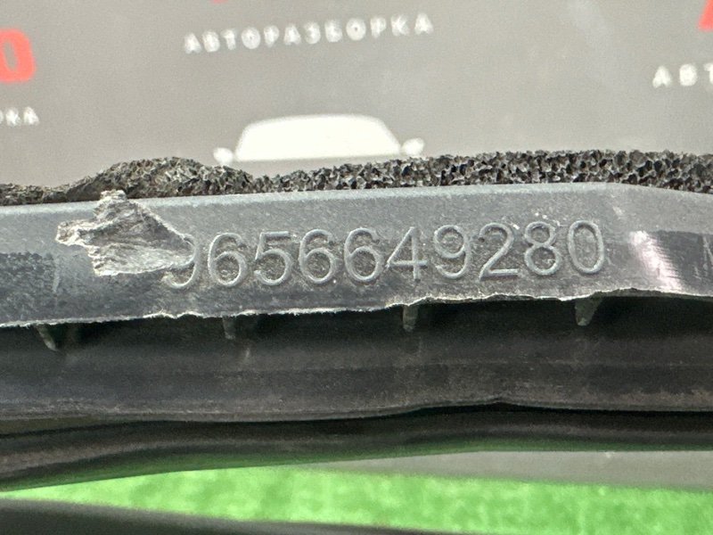 Уплотнитель стекла направляющий Peugeot 308 T7