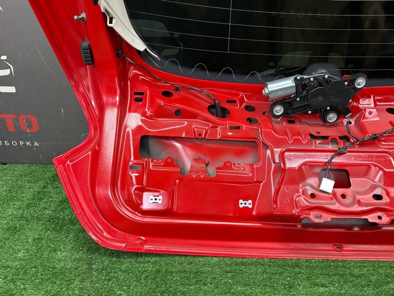 Крышка багажника Ford Focus 3 HB