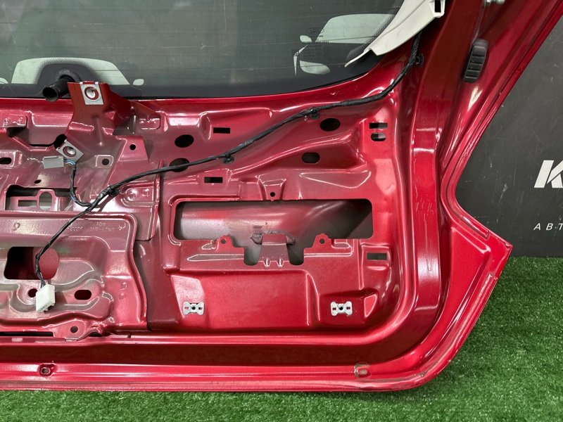 Крышка багажника Ford Focus 3 HB