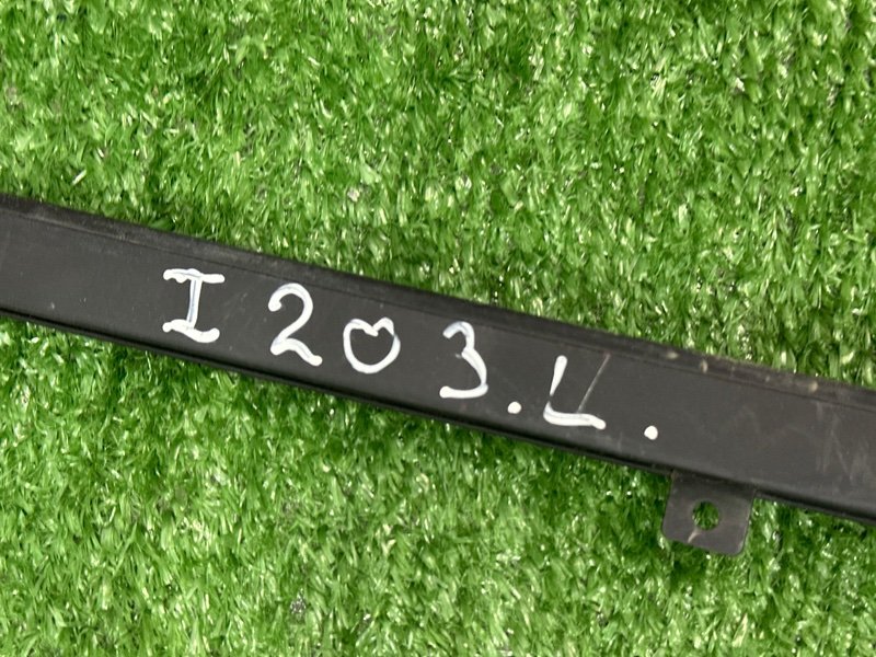 Уплотнитель стекла направляющий Hyundai I20 PB