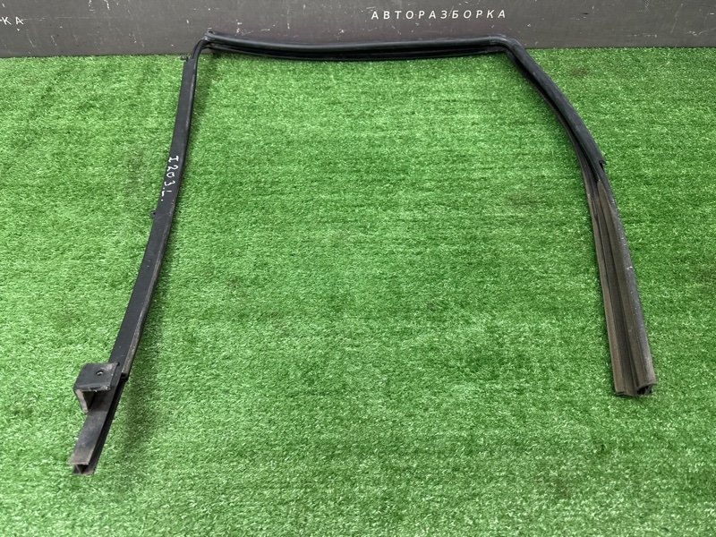 Уплотнитель стекла направляющий Hyundai I20 PB