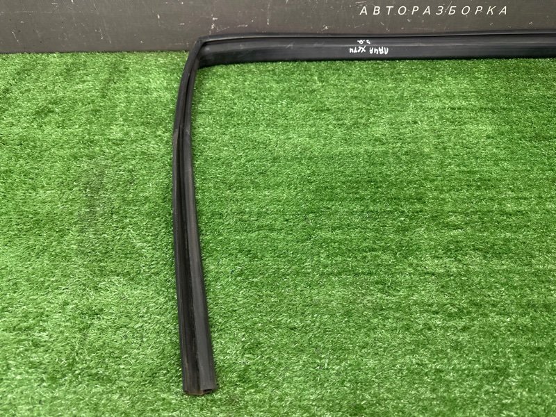 Уплотнитель стекла направляющий Chevrolet Lacetti