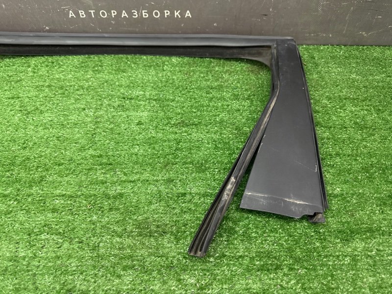Уплотнитель стекла направляющий Chevrolet Orlando