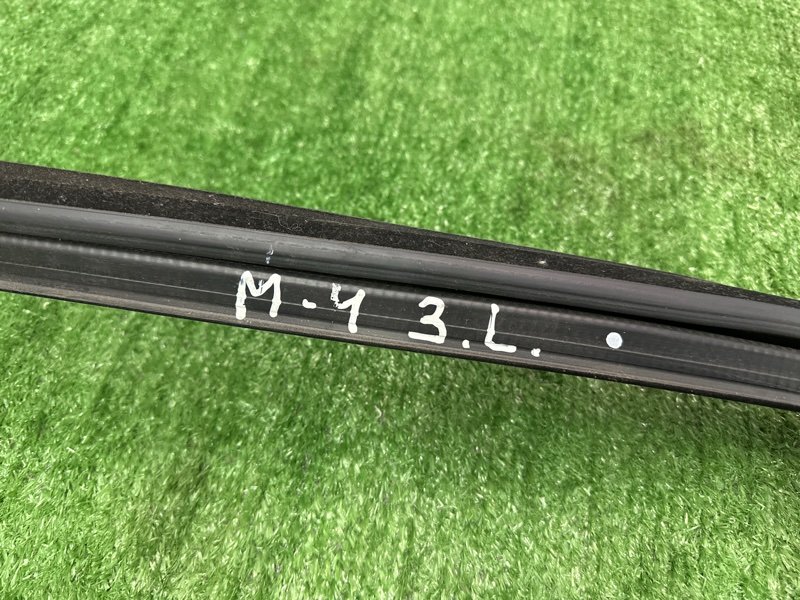 Уплотнитель стекла направляющий Ford Mondeo 4