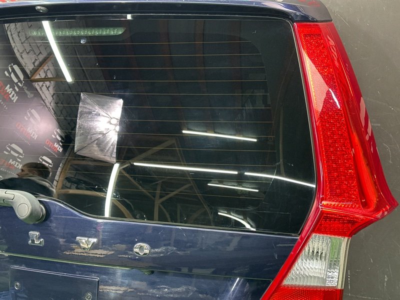 Крышка багажника Volvo V70