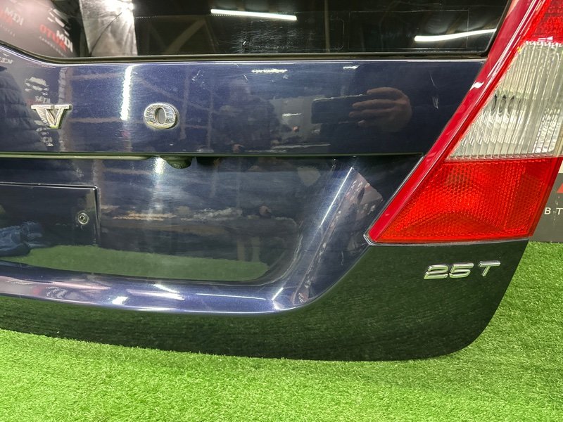 Крышка багажника Volvo V70