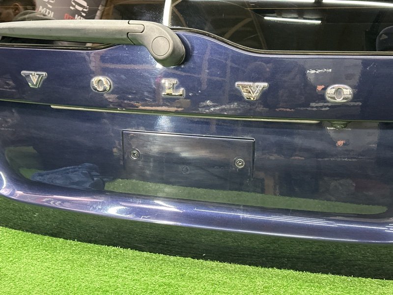 Крышка багажника Volvo V70