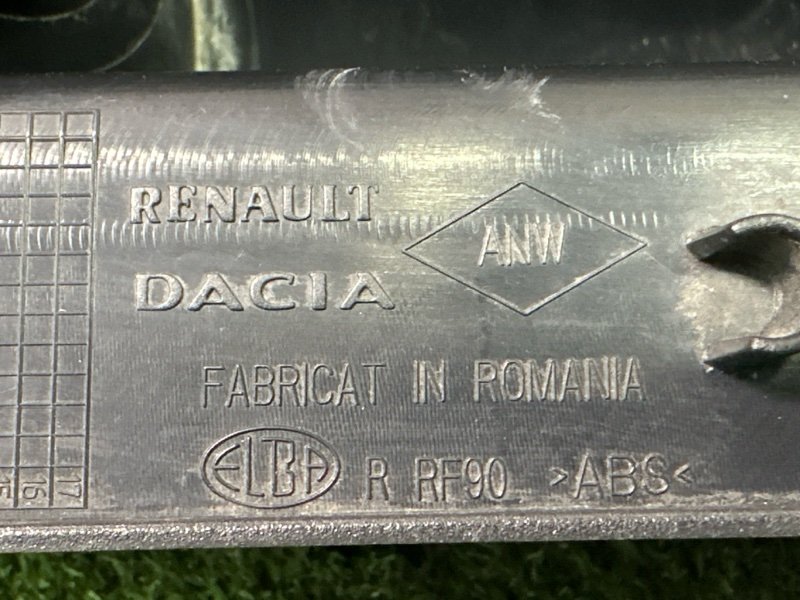 Накладка фонаря Lada Largus