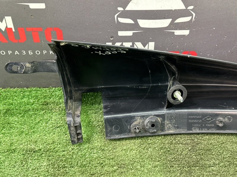 Накладка фонаря Lada Largus