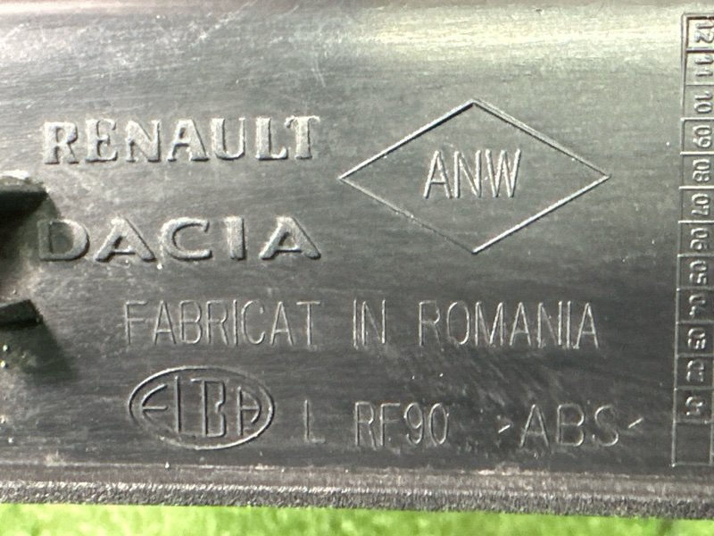 Накладка фонаря Lada Largus