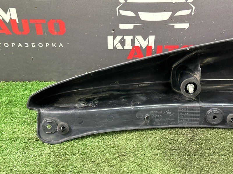 Накладка фонаря Lada Largus