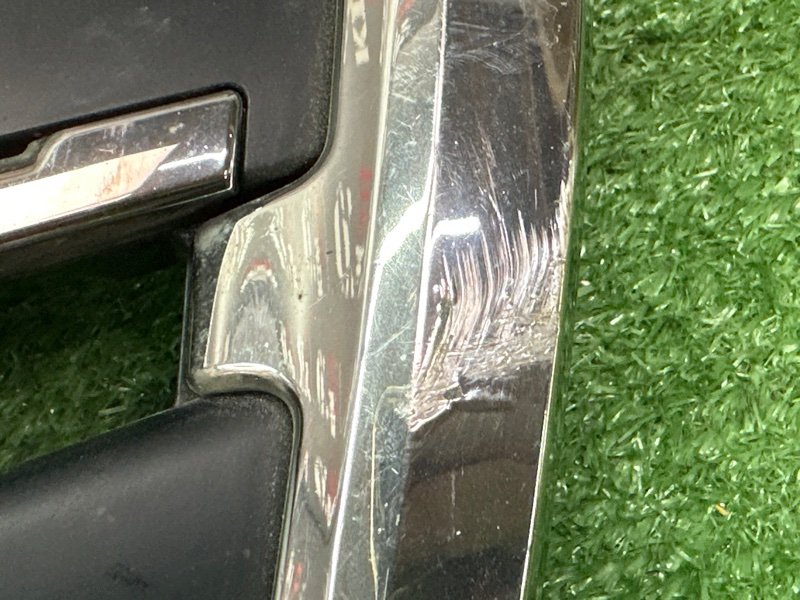 Решетка радиатора Toyota Land Cruiser