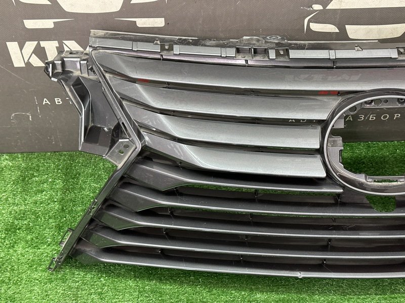 Решетка радиатора Lexus RX350