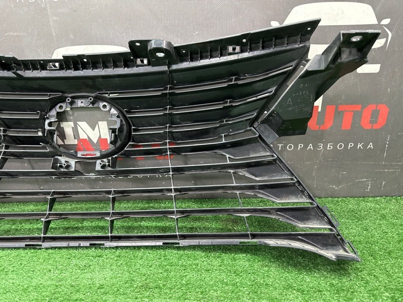 Решетка радиатора Lexus RX350