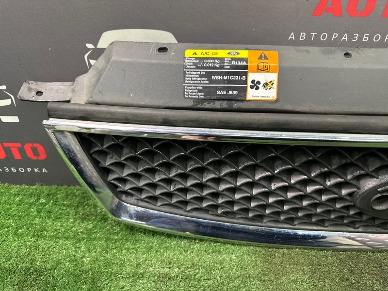 Решетка радиатора Ford C-Max