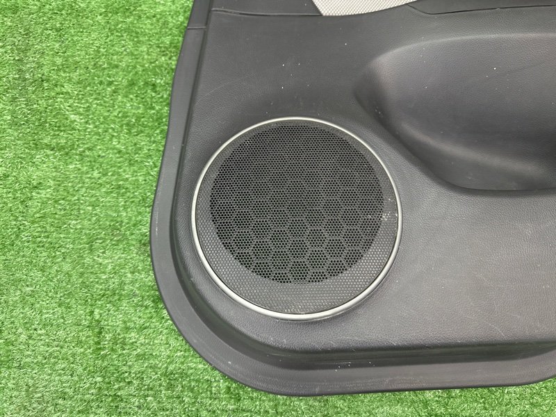 Обшивка двери Chevrolet Cruze J300