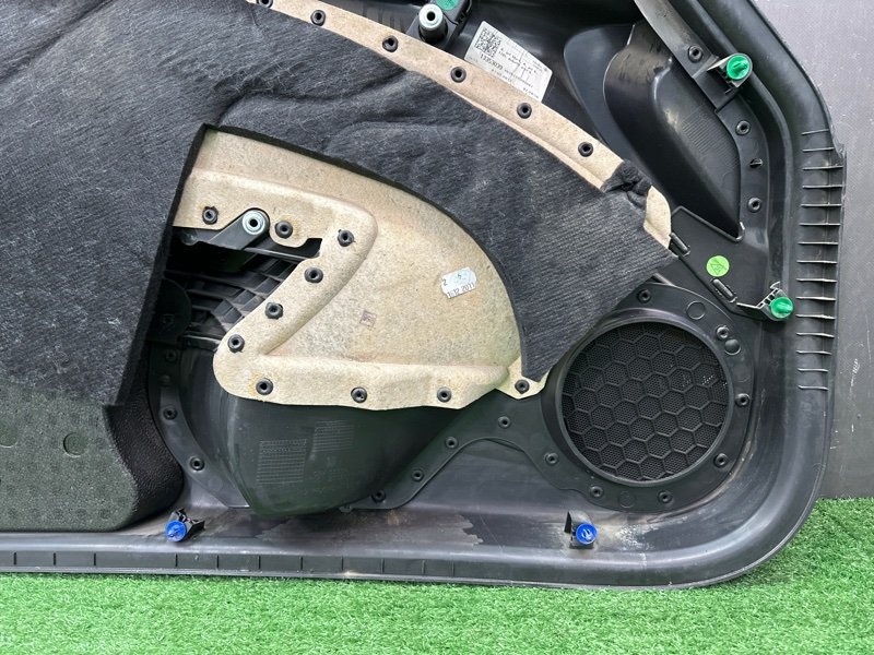 Обшивка двери Opel Astra J