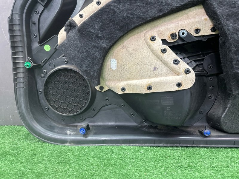 Обшивка двери Opel Astra J