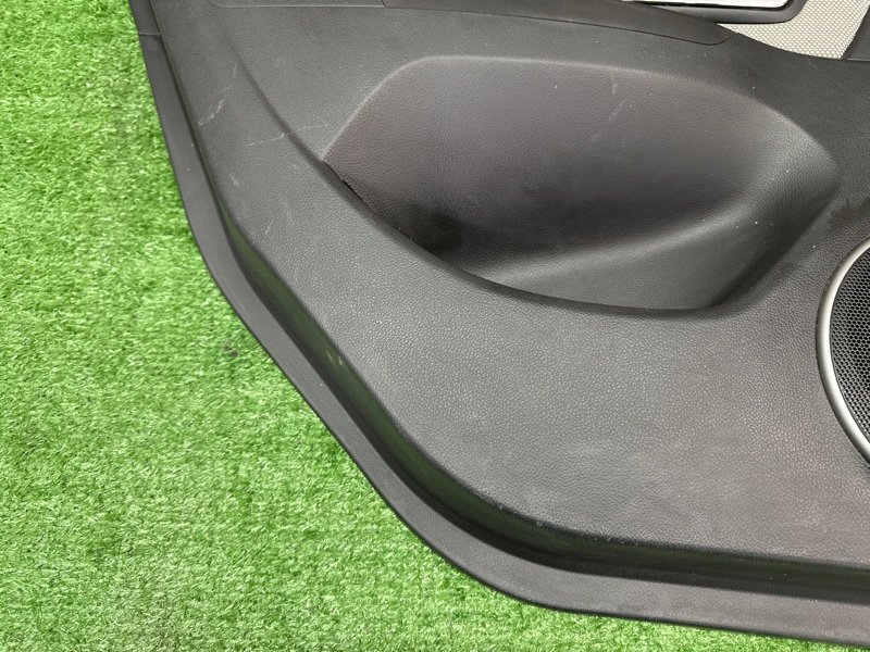 Обшивка двери Chevrolet Cruze J300