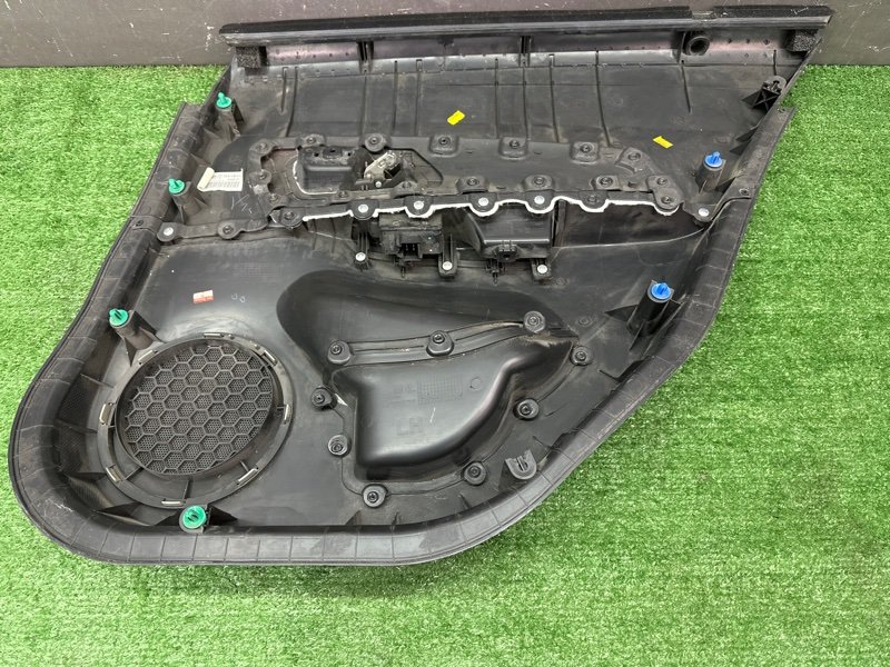 Обшивка двери Chevrolet Cruze J300