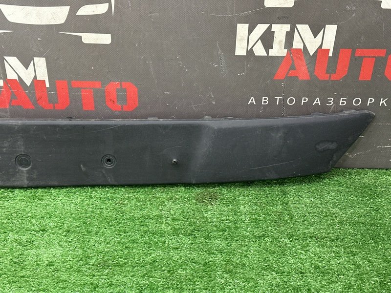 Накладка переднего бампера Opel Astra J