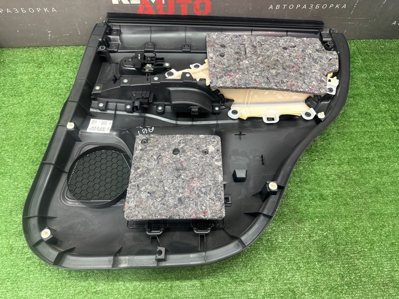 Обшивка двери Mitsubishi Outlander