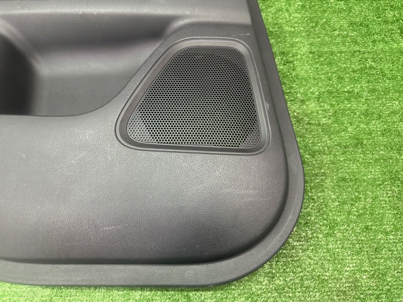 Обшивка двери Mitsubishi Outlander