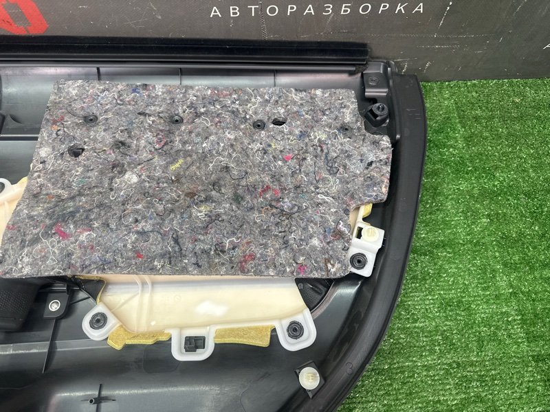 Обшивка двери Mitsubishi Outlander